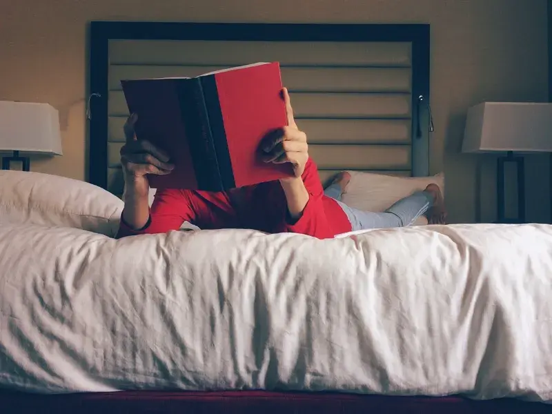 How to Choose Accommodation for Female Solo Travelers