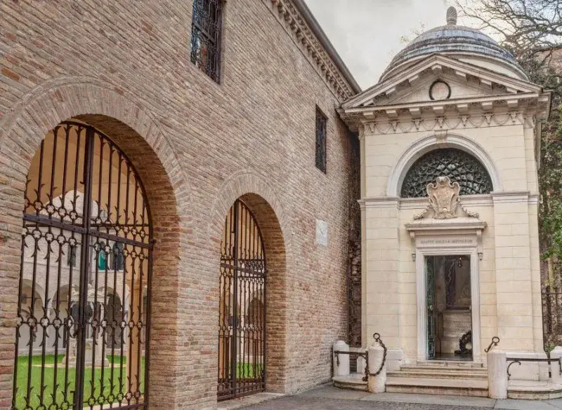 Visit Dante’s Tomb